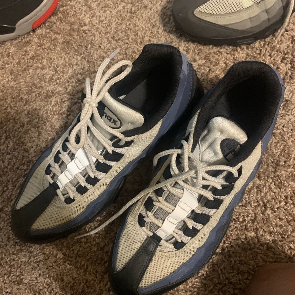 Air man blue